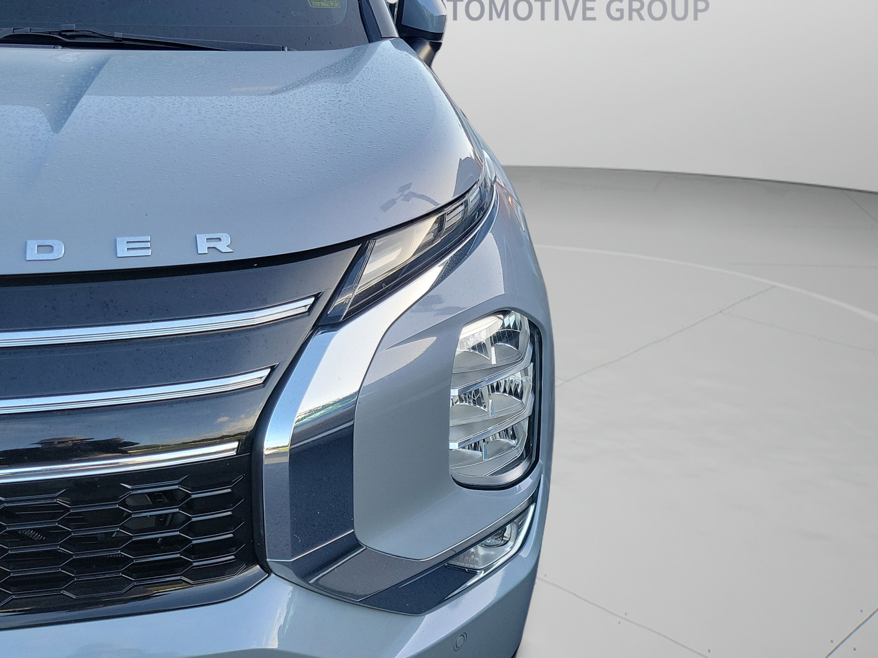 Used 2025 Mitsubishi Outlander SE FWD image 11