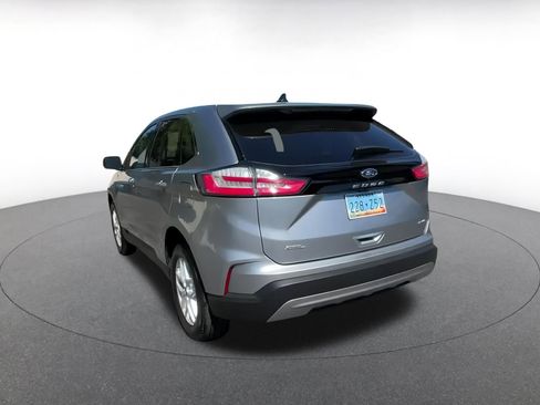 Used 2024 Ford Edge SEL image 11
