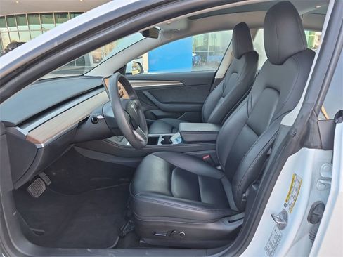Used 2023 Tesla Model 3 Standard Range image 11