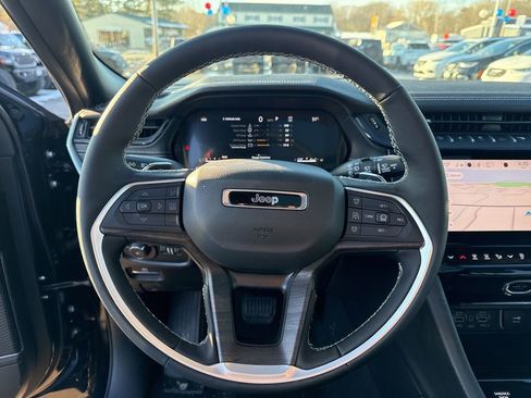 New 2026 Jeep Grand Cherokee Limited image 9