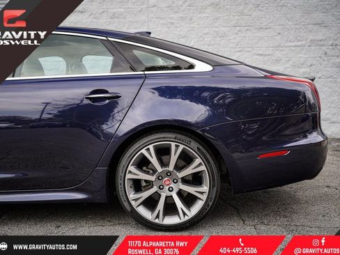 Used 2017 Jaguar XJ R-Sport image 12