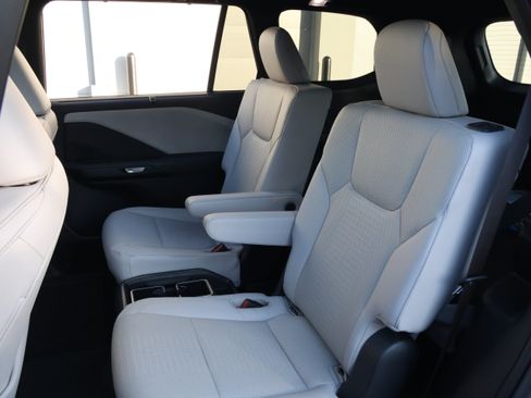 Used 2025 Lexus TX 350 AWD w/ Technology Package image 37