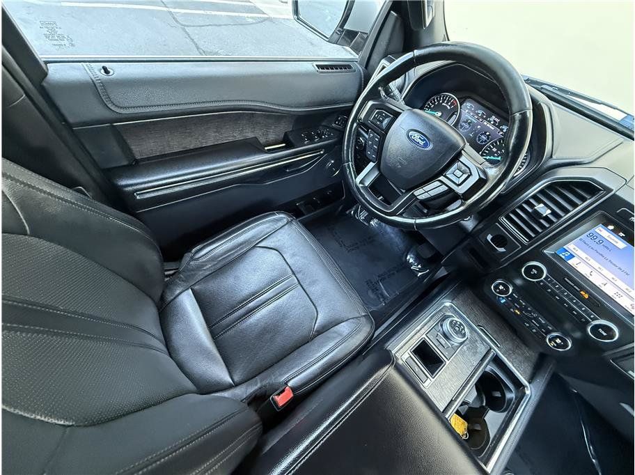 Used 2019 Ford Expedition Limited RWD image 9