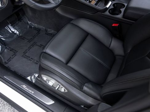 Certified 2026 Porsche Macan AWD/4WD image 27