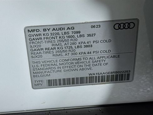 Used 2024 Audi Q8 e-tron Premium Plus w/ Premium Plus Package image 40