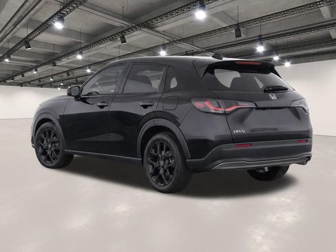 Used 2024 Honda HR-V Sport image 3