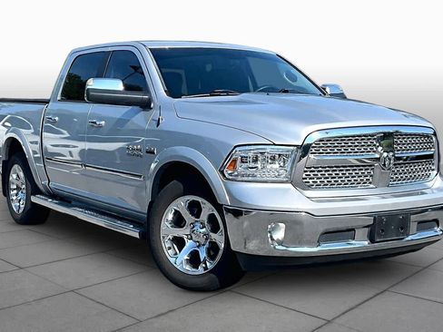 Used 2016 RAM 1500 Laramie w/ Convenience Group RWD image 3