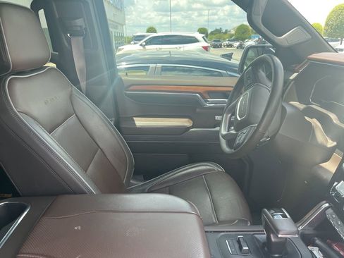 Used 2023 GMC Sierra 1500 Denali w/ Denali Reserve Package AWD/4WD image 4