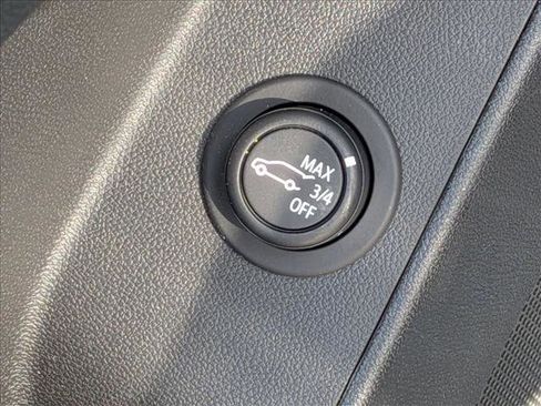 Used 2024 Chevrolet Equinox LT image 17