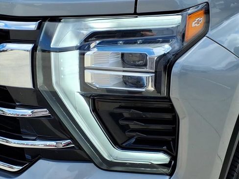 Used 2025 Chevrolet Silverado 2500 LTZ w/ LTZ Texas Edition AWD/4WD image 11
