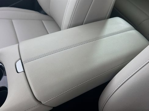 Used 2025 Nissan Murano SV image 18