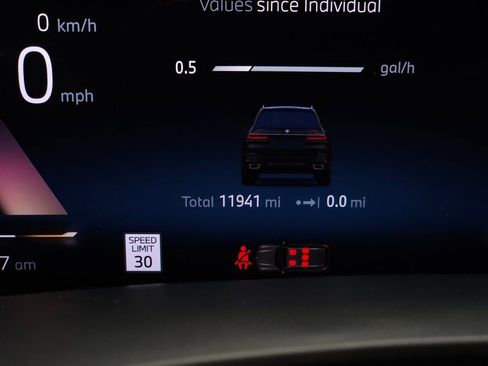 Used 2025 BMW X7 xDrive40i w/ Climate Comfort Package image 21