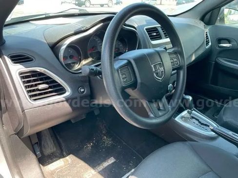 Used 2013 Dodge Avenger SE FWD image 12