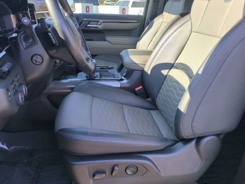 Used 2025 Chevrolet Silverado 1500 ZR2 w/ Technology Package image 11