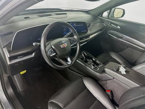 Used 2024 Cadillac XT4 Premium Luxury image 29