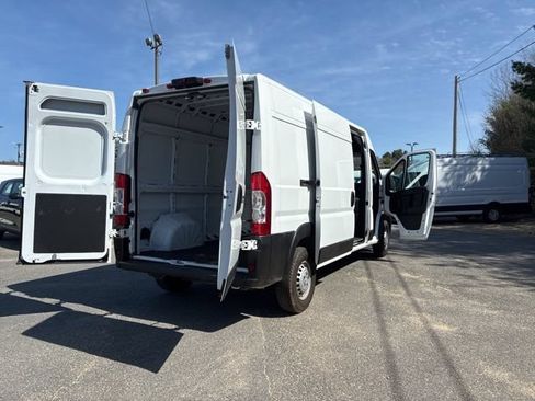 Used 2024 RAM ProMaster 2500 w/ Convenience Group FWD image 22