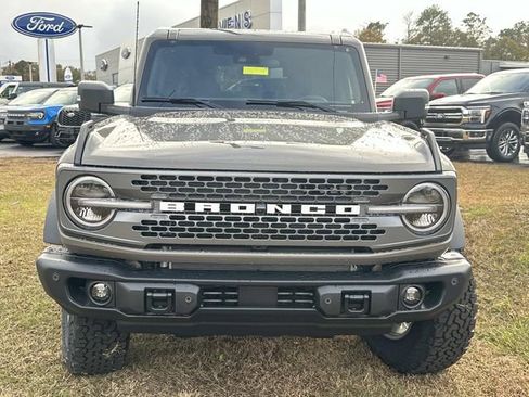 New 2025 Ford Bronco Badlands image 2