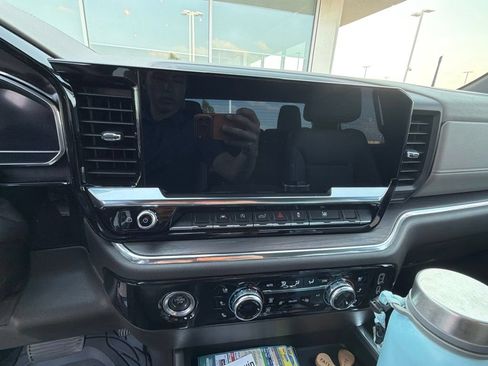 Used 2023 GMC Sierra 1500 SLT w/ SLT Premium Package AWD/4WD image 12