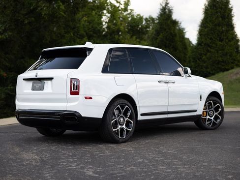 Certified 2022 Rolls-Royce Cullinan Black Badge w/ Dark Exterior Package AWD/4WD image 9