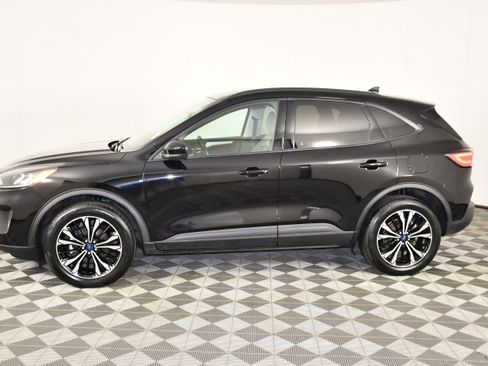 Used 2022 Ford Escape SE w/ SE Sport Appearance Package AWD/4WD image 8