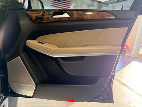 Used 2013 Mercedes-Benz GL 550 4MATIC w/ On/Off-Road Pkg image 29