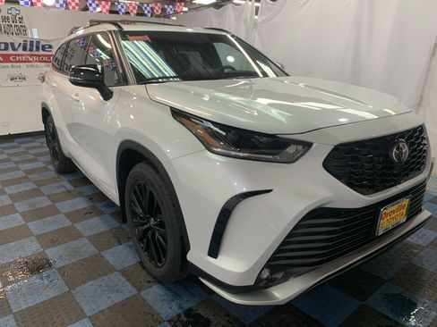 New 2026 Toyota Highlander XSE image 6