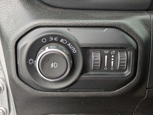 Used 2019 Jeep Wrangler Unlimited Sahara AWD/4WD image 24