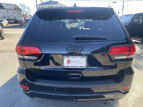 Used 2018 Jeep Grand Cherokee Altitude image 6