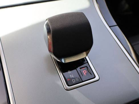 Used 2024 Land Rover Range Rover Velar S AWD/4WD image 25