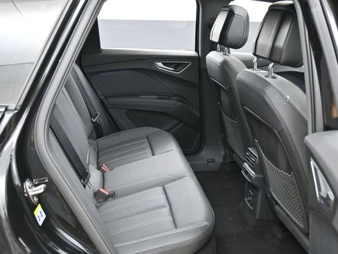 Used 2024 Audi Q4 e-tron Premium Plus w/ Premium Plus image 33