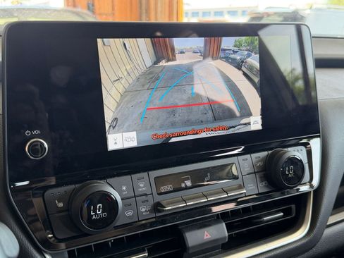 Used 2025 Toyota Grand Highlander XLE image 25