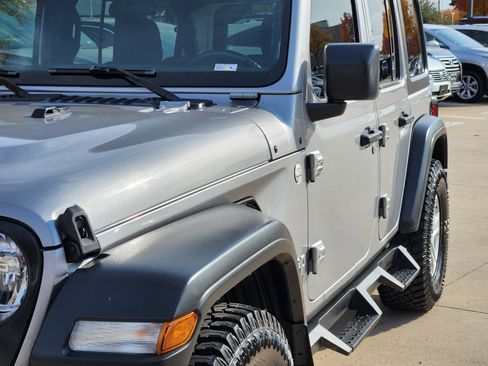 Used 2020 Jeep Wrangler Unlimited Sport S image 9