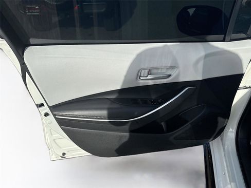 Used 2021 Toyota Corolla SE image 17