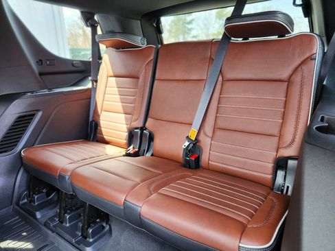 Used 2023 GMC Yukon Denali Ultimate AWD/4WD image 16