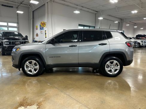 Used 2023 Jeep Compass Sport AWD/4WD image 4