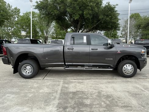 New 2026 RAM 3500 Laramie AWD/4WD image 3