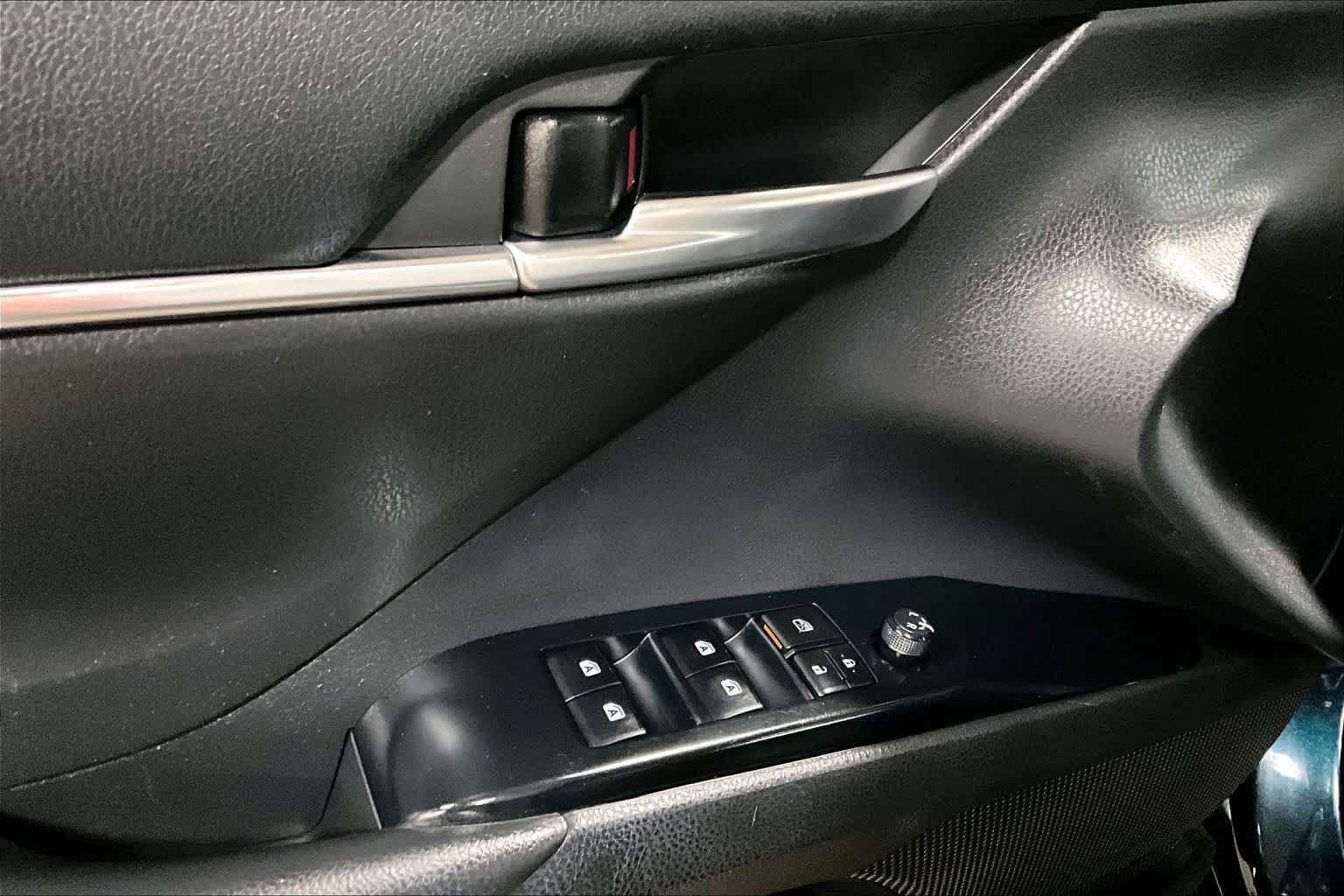 Certified 2018 Toyota Camry LE FWD image 30