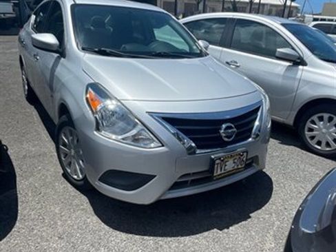 Used 2019 Nissan Versa SV image 1