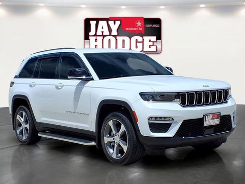 Used 2023 Jeep Grand Cherokee Limited w/ Luxury Tech Group II AWD/4WD image 1