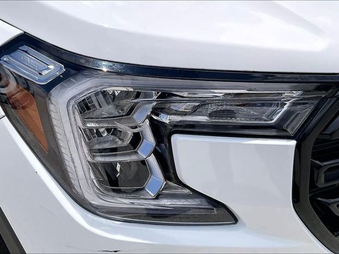 Used 2022 GMC Terrain SLT w/ Infotainment Package II FWD image 28