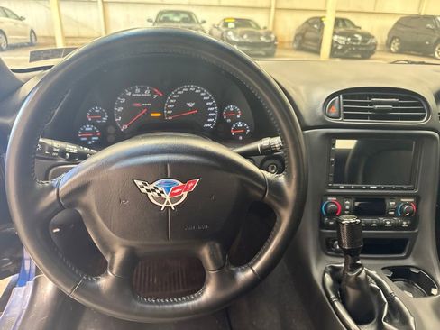 Used 2004 Chevrolet Corvette Z06 w/ Z06 Preferred Equipment Group RWD image 25