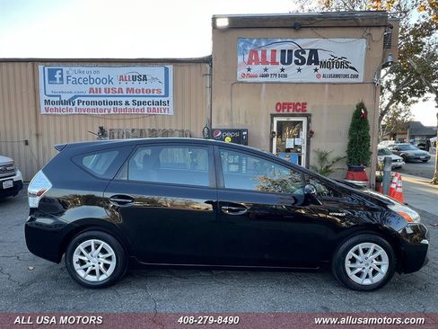 Used 2012 Toyota Prius V Three image 1