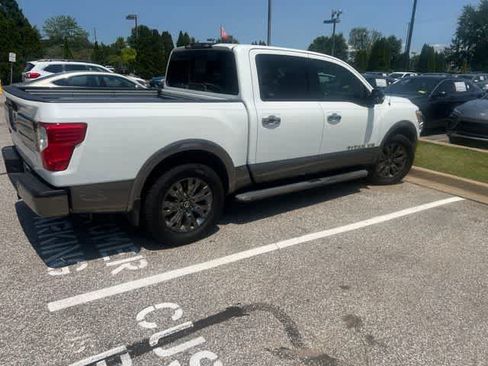 Used 2018 Nissan Titan Platinum Reserve w/ Platinum Utility Package RWD image 11