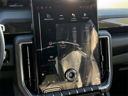 New 2026 GMC Yukon Elevation image 8