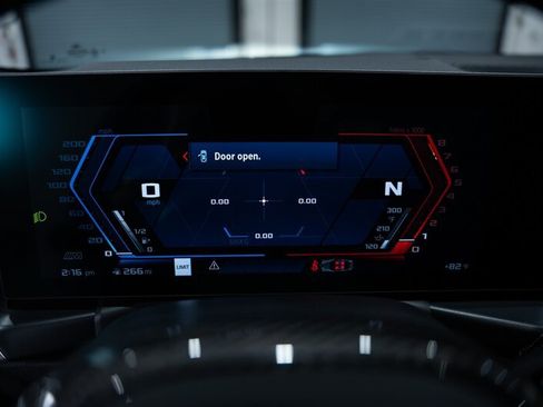 Used 2025 BMW M2 RWD image 18