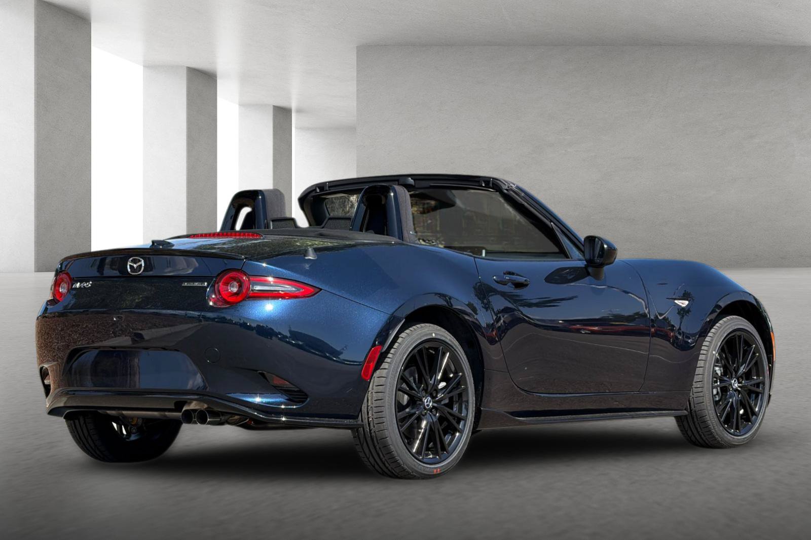 New 2026 MAZDA MX-5 Miata Club w/ Appearance Package RWD image 4
