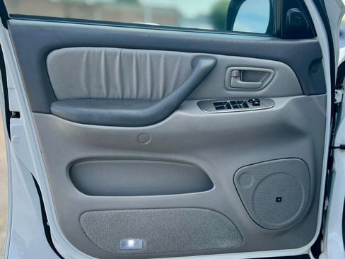 Used 2003 Toyota Sequoia Limited image 11