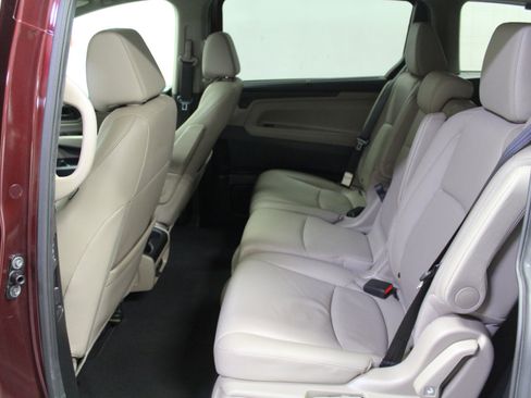 Used 2018 Honda Odyssey EX-L image 22