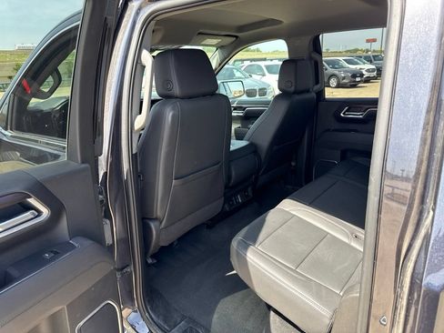 Used 2025 GMC Sierra 1500 SLT AWD/4WD image 6
