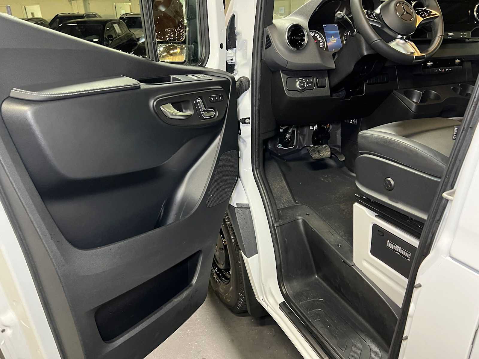 Used 2026 Mercedes-Benz Sprinter 2500 image 22